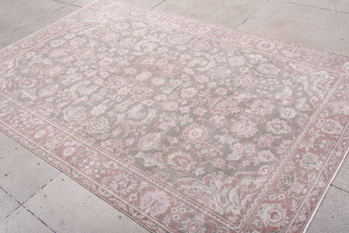 Antique Sivas Area Rug (6' x 9')